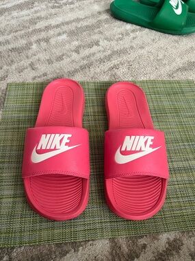 Nike Victori Hot Pink and White Slides